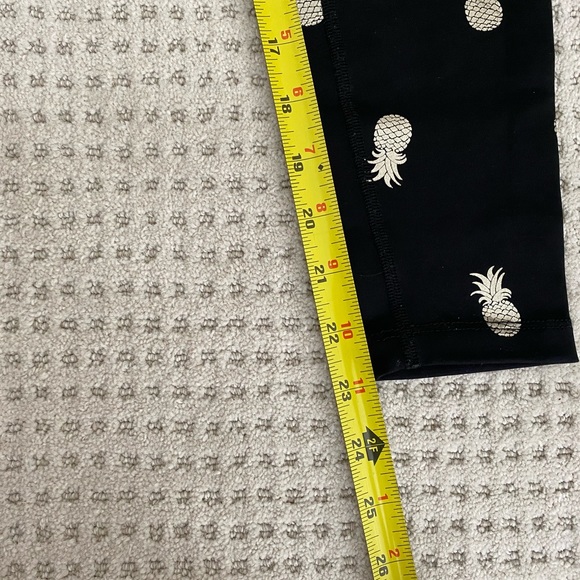 Beyond Yoga Gold Pineapple Leggings - Picture 5 of 5